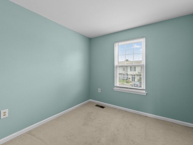 Building Photo - 2178 Mager Dr