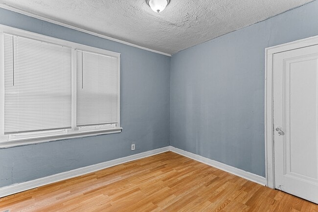 Building Photo - 14814 Sussex St
