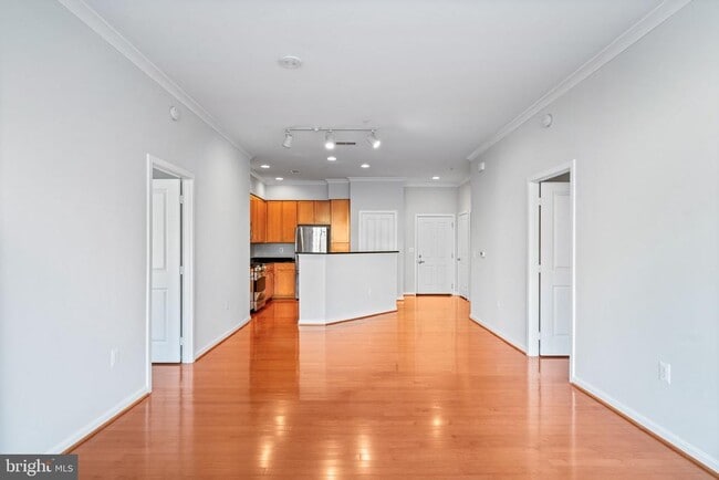 Building Photo - 2220 Fairfax Dr