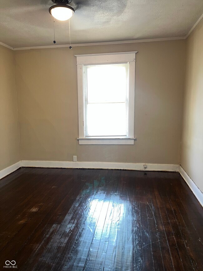 Building Photo - 3179 N Kenwood Ave