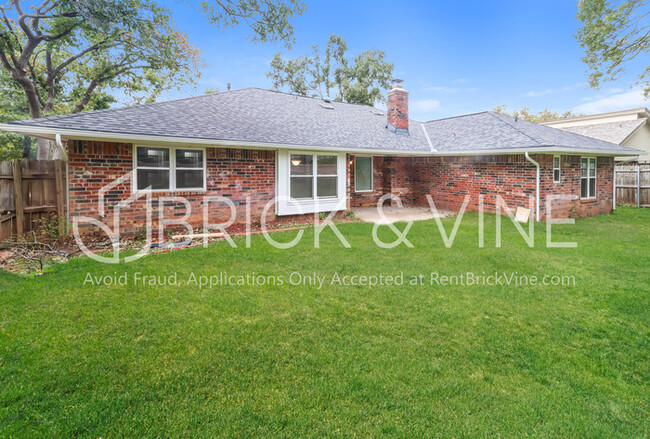 Building Photo - 1608 Ridgecrest Rd