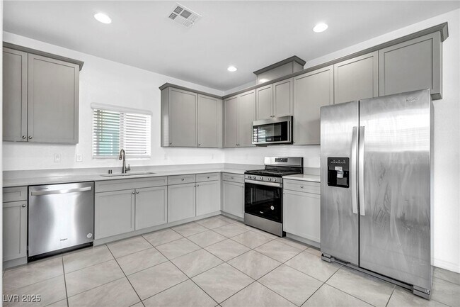 Building Photo - 4054 E Tonopah Ave