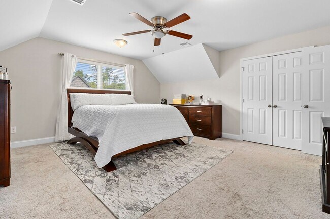 Building Photo - 6508 Satjanon Dr