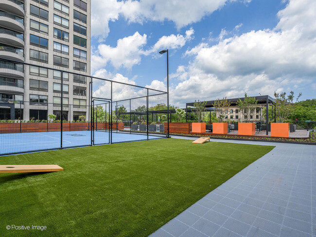 Building Photo - 2020 N Lincoln Park W