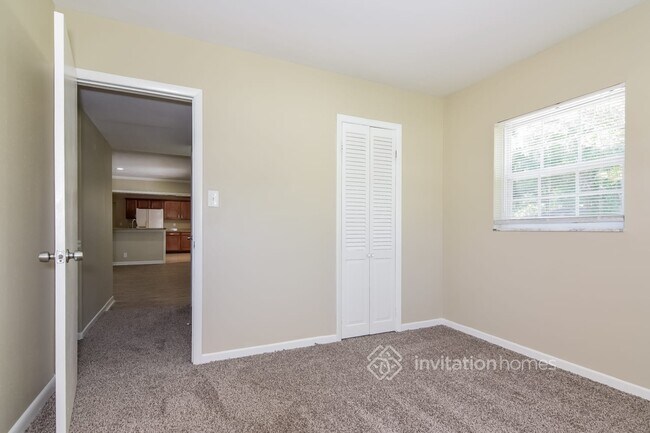 Building Photo - 2554 Lake Ellen Cir