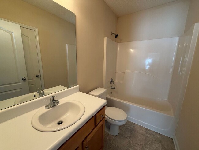 Building Photo - 249 Fern Ridge Ct