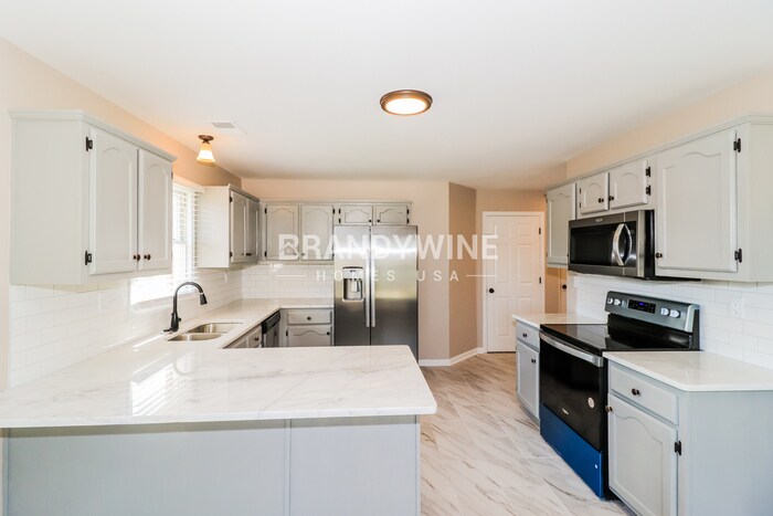 Building Photo - 9914 Leda Cove