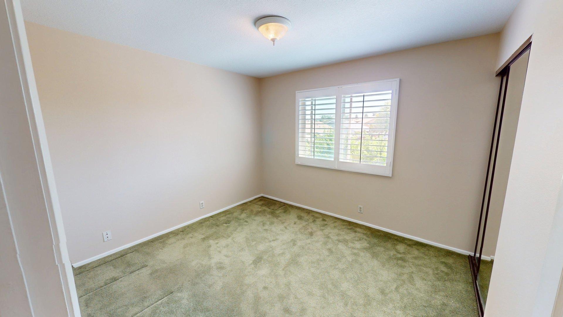 Building Photo - 2431 Deerfield Ct
