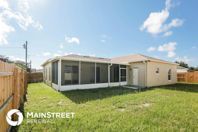 Building Photo - 1951 Manatee Dr