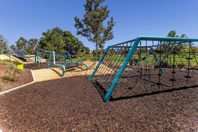 Building Photo - 341 Magnet