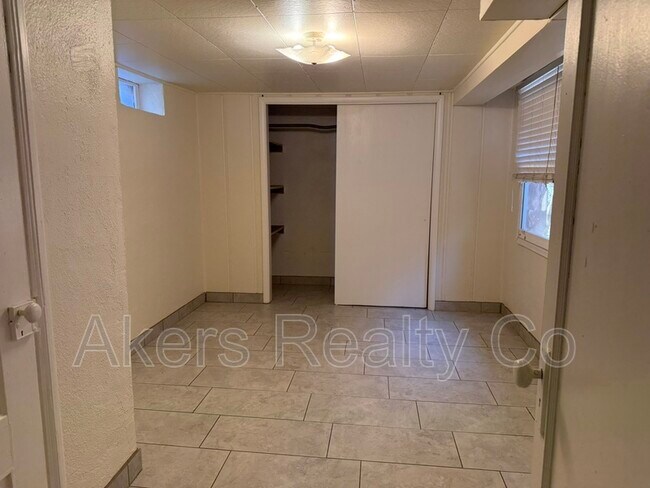 Building Photo - 1125 Mahren Ave