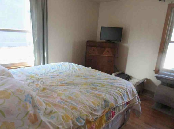 Bed 1 - 805 W Harris St