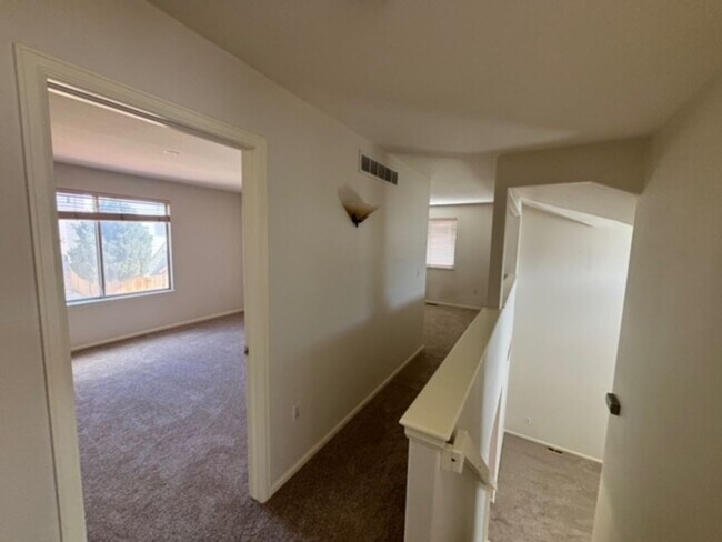 Building Photo - Beautifully Updated 3bd/2.5ba Home in Littleton