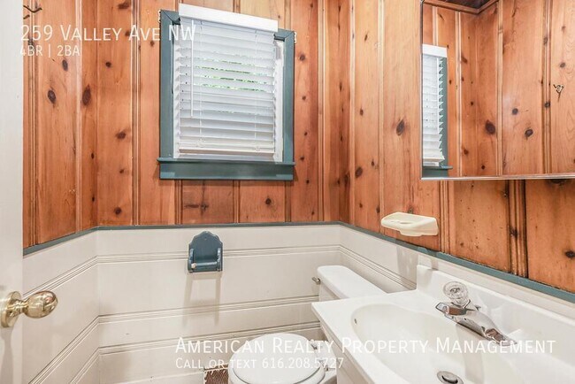 Building Photo - 259 Valley Ave NW