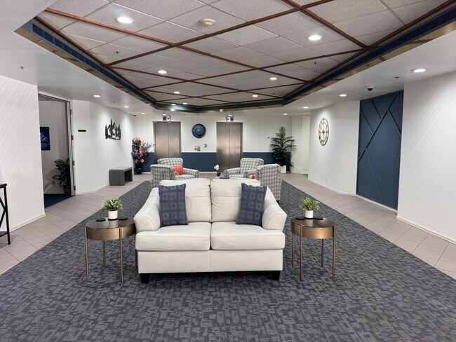 Building Photo - Horizon Towers 2Bed 2Bath Condo!!!