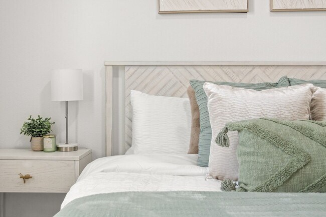 Building Photo - Gorgeous New Constriction House in Tampa - B