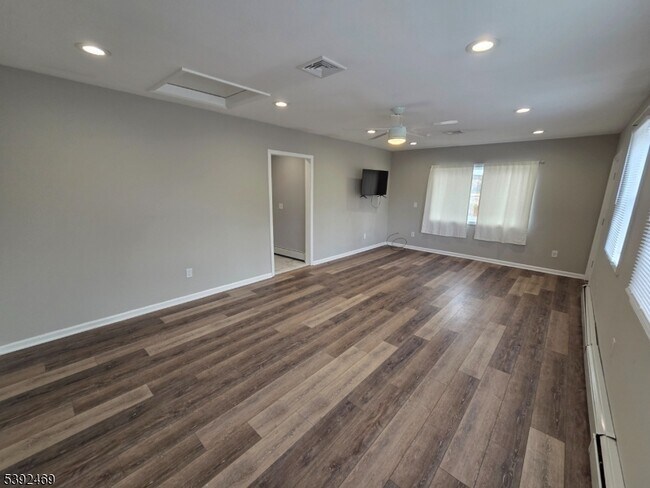 Building Photo - 269 US-206