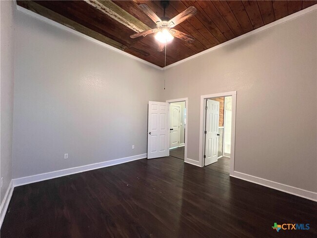 Building Photo - 111 N 5th St