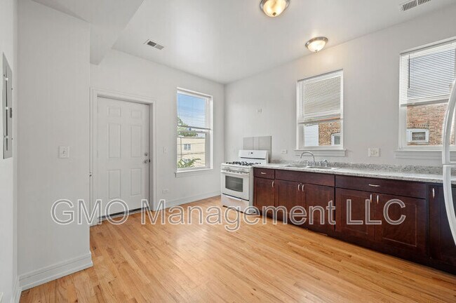 Building Photo - 4230 W Adams St