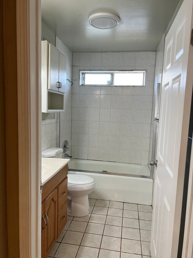 Building Photo - 58 Marys Ave