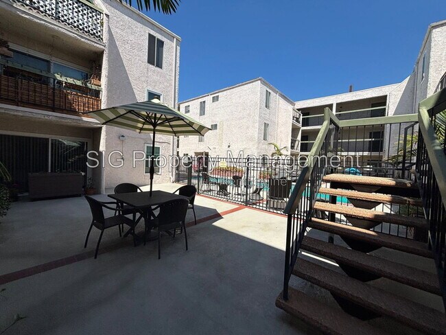 Building Photo - 409 Burchett St