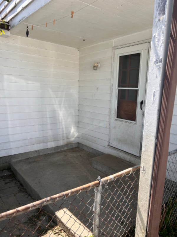 Building Photo - 115 3rd St