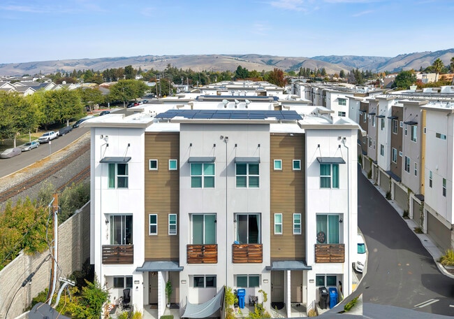 Primary Photo - 37335 Duckling Ter