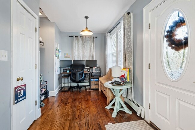 Building Photo - 1041 Stonewall Ln