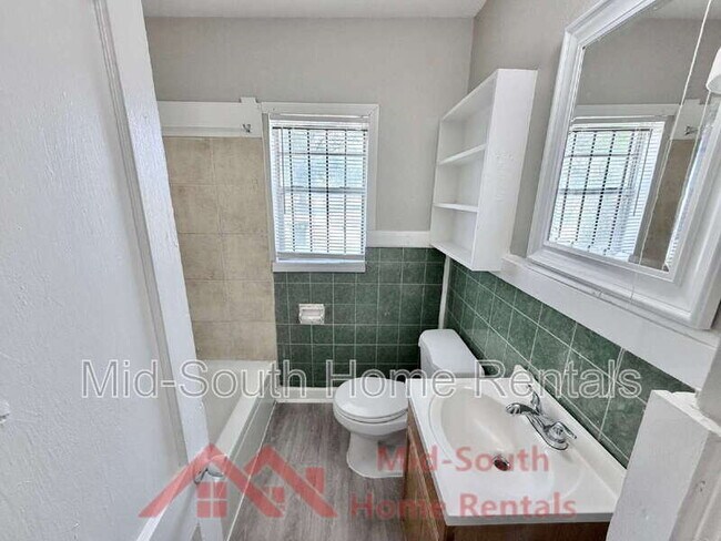 Building Photo - 566 Burlington Cir