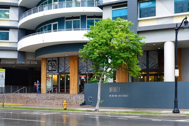 Building Photo - 60 SW 13th St