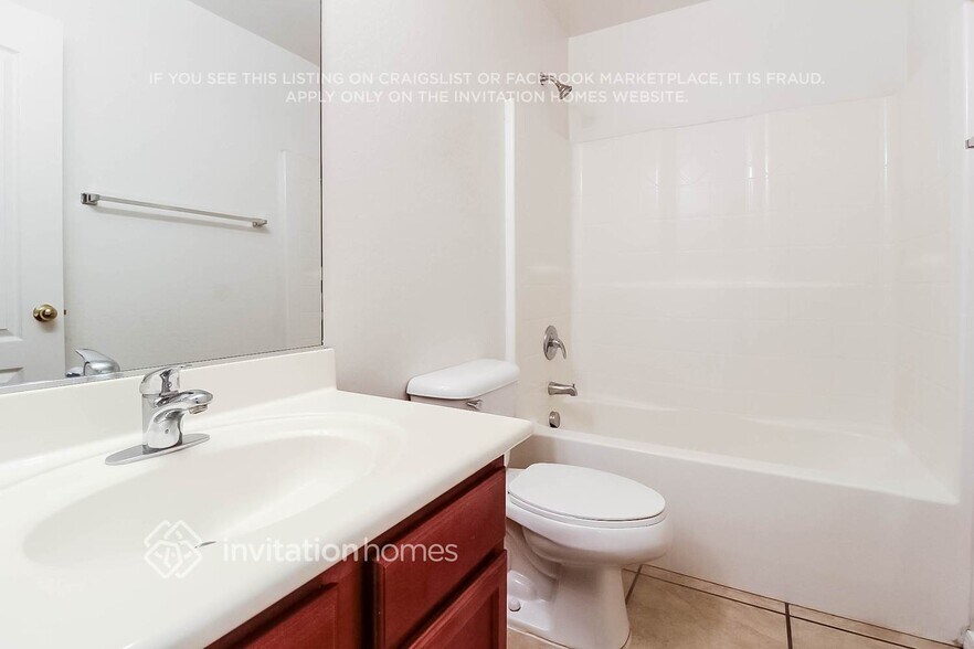 Building Photo - 10821 W Taft St