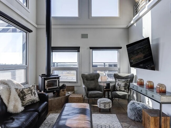 Building Photo - 46 Bonita Vista Dr