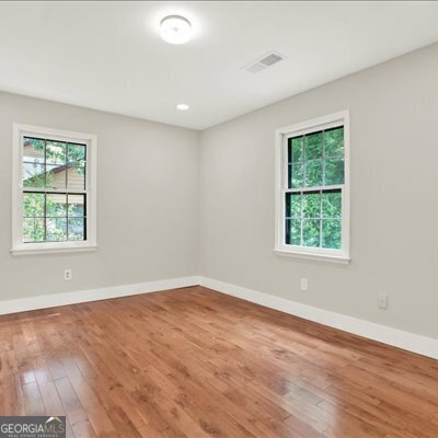 Building Photo - 3270 Brookview Dr