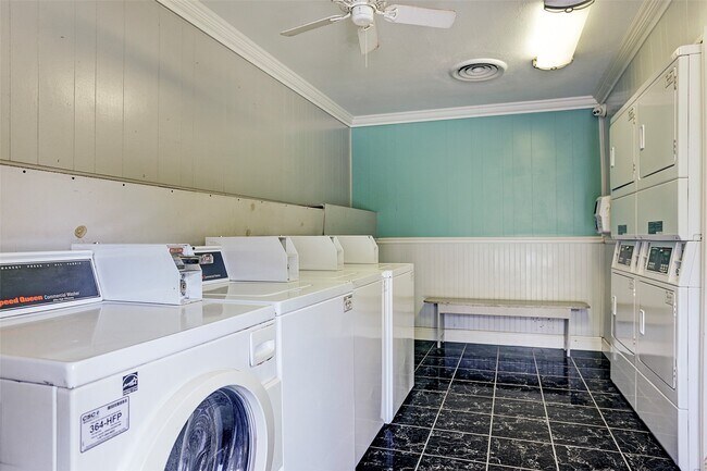 Building Photo - 9031 Gaylord Dr