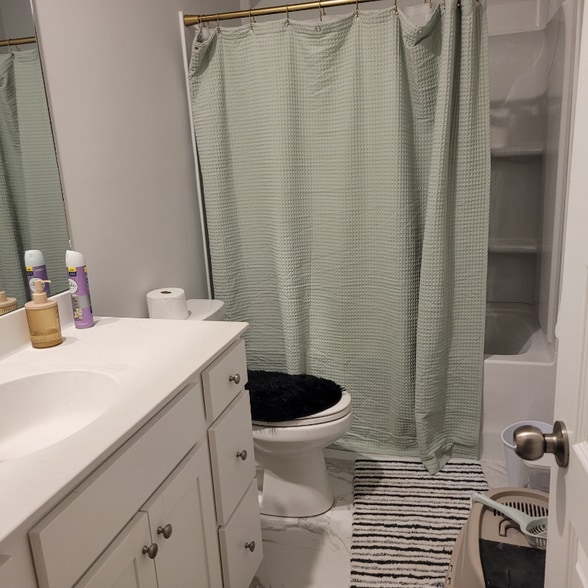 Building Photo - 201 Denham St