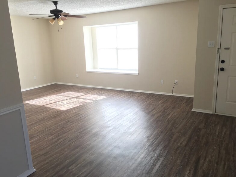 Building Photo - 306 Williams Rd