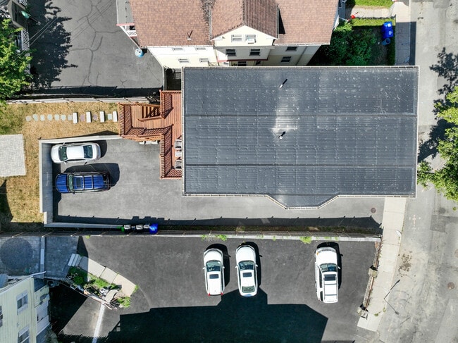 Building Photo - 18 Armandine St