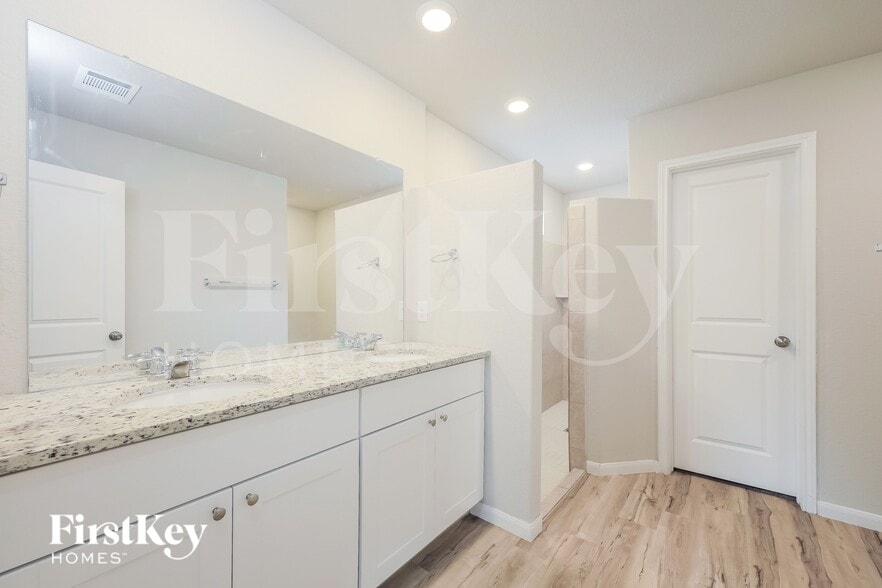 Building Photo - 6754 Hatchery Way