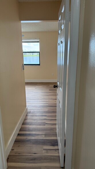 Building Photo - 840 Independence Dr