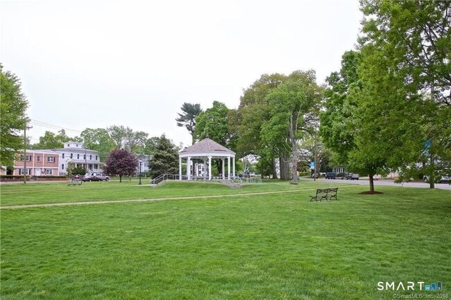 Building Photo - 9 Park St