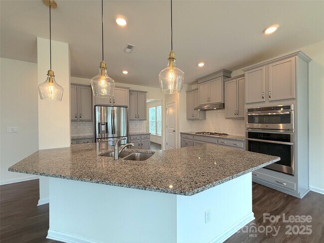 Building Photo - 14929 Baldridge Dr