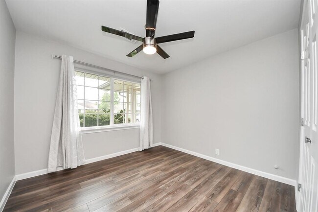 Building Photo - 3111 Tanglebriar Dr
