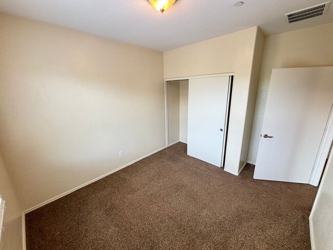 Building Photo - Beautiful 3Bed/2Bath/2Car Condo in Sky Pointe Community – Northwest Las Vegas!