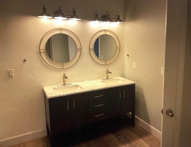 Building Photo - 15450 Trinity Fall Way