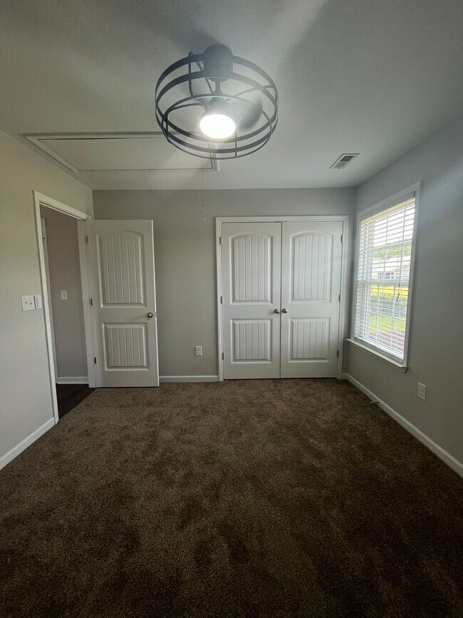 Building Photo - 3 BR 2 1/2 Bath, Just a Short Distance to Swamp Rabbit and Downtown Greenville!