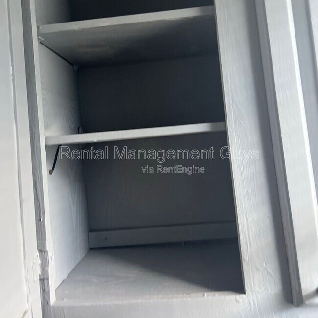 Building Photo - 2110 Fremont Ave N