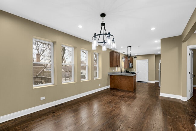 Building Photo - 7316 S Rockwell St