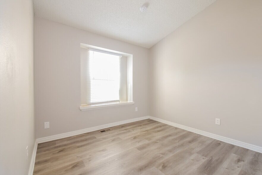 Building Photo - 4557 Gibraltar Way