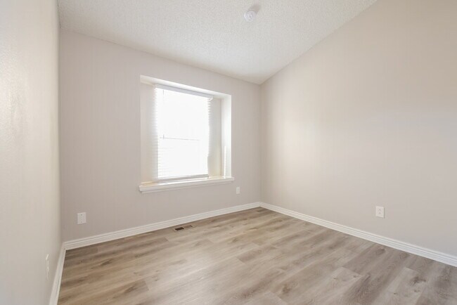 Building Photo - 4557 Gibraltar Way