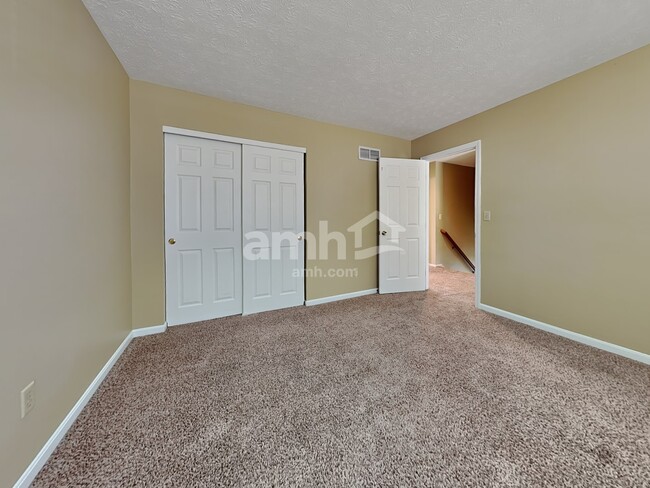Building Photo - 998 Grandstone Ct